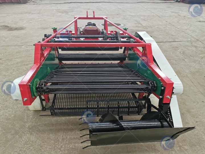 groundnut harvesting machine